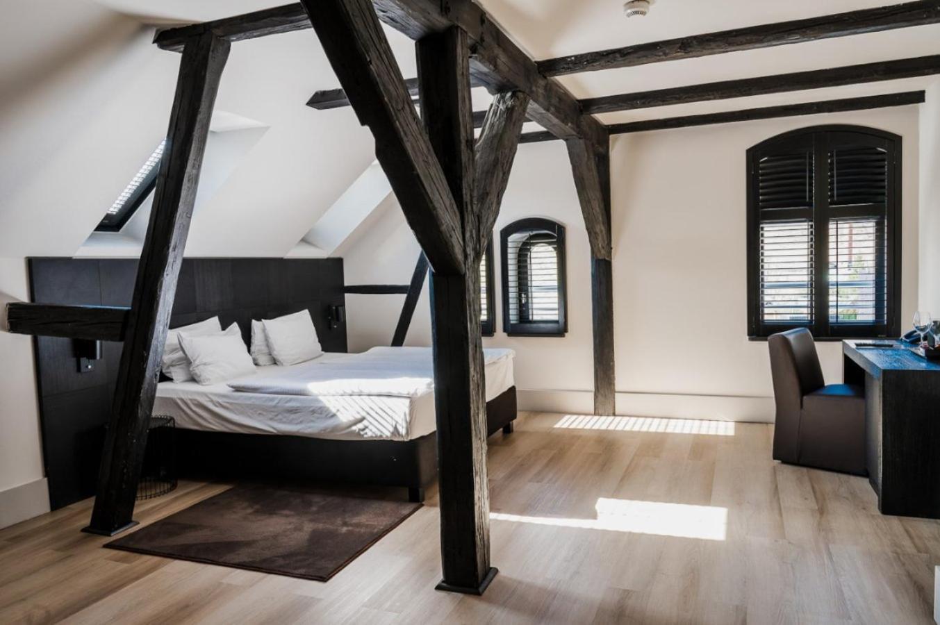 Hotel Palac Jugowice Walbrzych Bagian luar foto