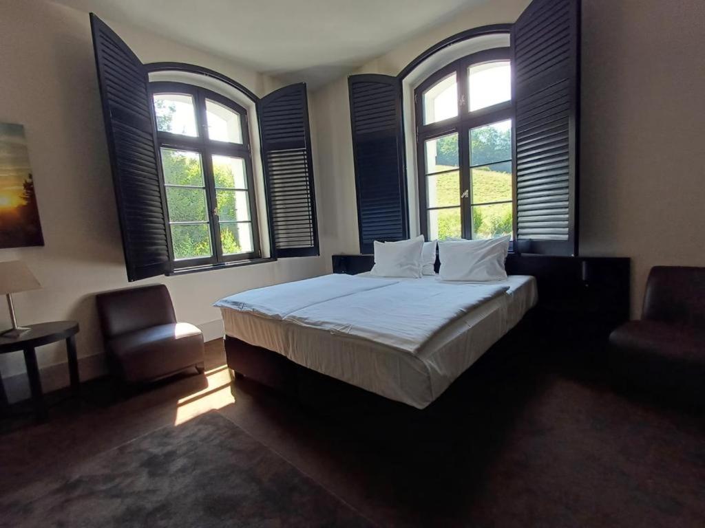 Hotel Palac Jugowice Walbrzych Bagian luar foto
