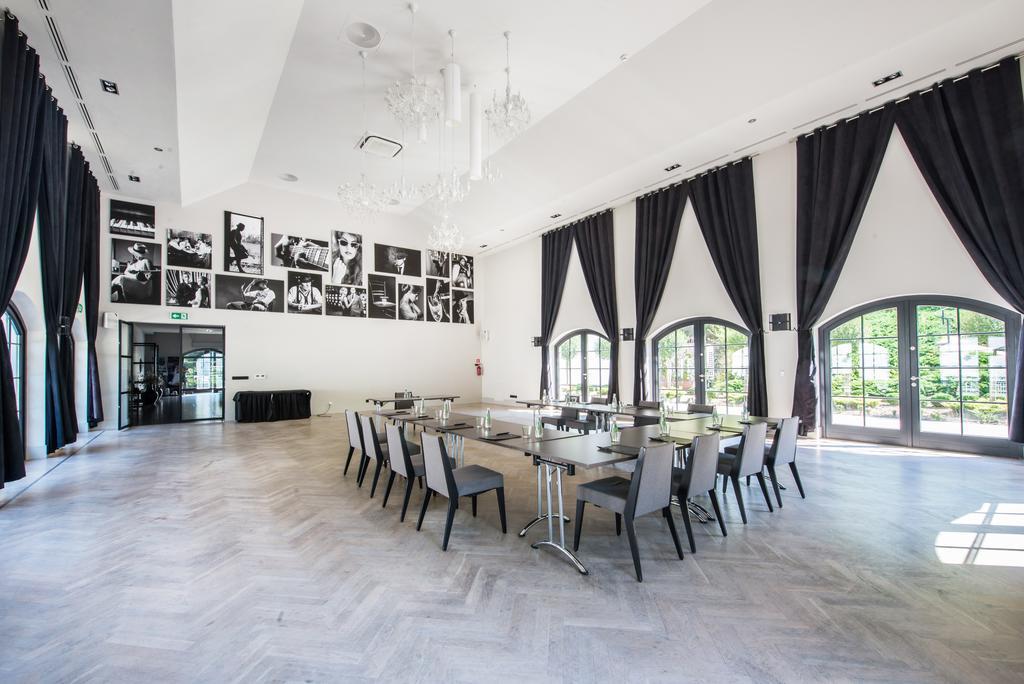 Hotel Palac Jugowice Walbrzych Bagian luar foto